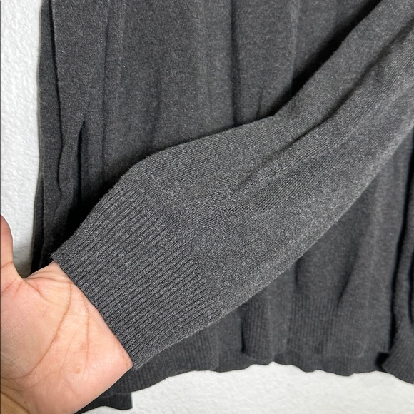 Calvin Klein Men’s Large Gray V-Neck Long‎ Sleeve Pullover Sweater Business Work - Picture 3 of 9